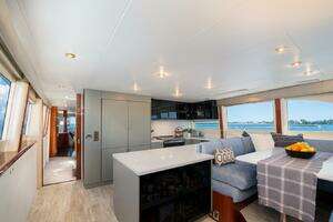 2002 Lazzara Yachts thumbnail 7