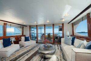 2002 Lazzara Yachts thumbnail 4