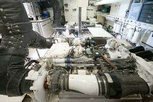 2002 Lazzara Yachts thumbnail 22