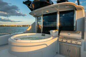 2002 Lazzara Yachts thumbnail 16