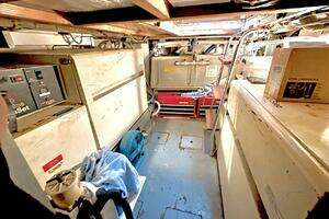 1994 Hatteras Cockpit Motoryacht thumbnail 14