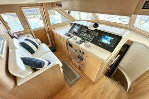 1994 Hatteras Cockpit Motoryacht thumbnail 28