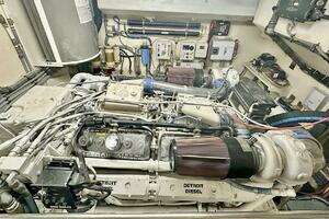 1994 Hatteras Cockpit Motoryacht thumbnail 11