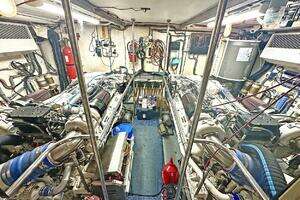 1994 Hatteras Cockpit Motoryacht thumbnail 12