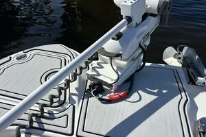 2022 Twin Vee 280 GFX-Trolling Motor