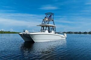 2022 Twin Vee 280 GFX-Profile Bow 3/4 Port