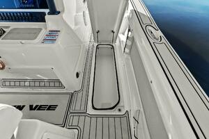 2022 Twin Vee 280 GFX-In-DeckFish Box