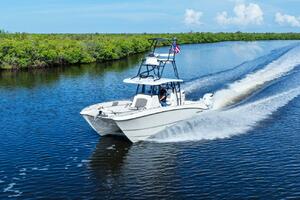2022 Twin Vee 280 GFX-Profile Bow 3/4 Port