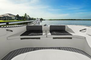 2022 Twin Vee 280 GFX-Foredeck Seating