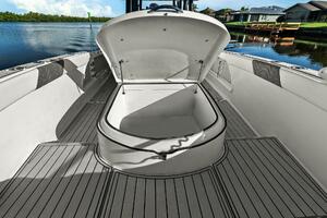 2022 Twin Vee 280 GFX-Foredeck Storage