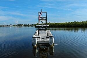 2022 Twin Vee 280 GFX-Profile Stern