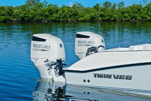 2022 Twin Vee 280 GFX-Motors
