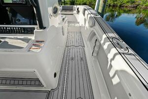 2022 Twin Vee 280 GFX-In-DeckFish Box