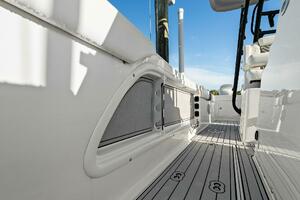 2022 Twin Vee 280 GFX-In-DeckFish Box