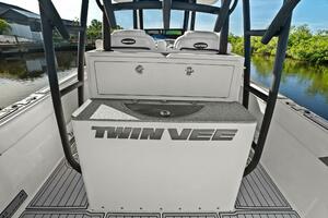 2022 Twin Vee 280 GFX-Livewell