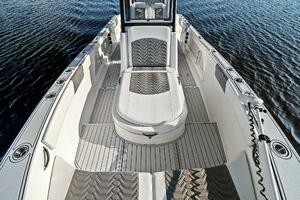 2022 Twin Vee 280 GFX-Foredeck