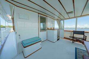 1970 Trumpy Houseboat thumbnail 31