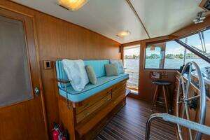 1970 Trumpy Houseboat thumbnail 9