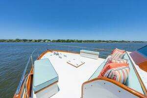 1970 Trumpy Houseboat thumbnail 35
