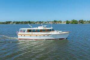 1970 Trumpy Houseboat thumbnail 38