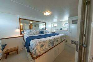 1970 Trumpy Houseboat thumbnail 14
