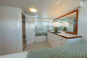 1970 Trumpy Houseboat thumbnail 17