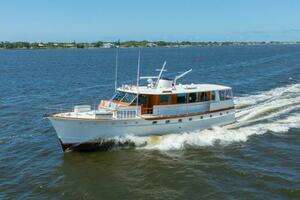 1970 Trumpy Houseboat thumbnail 41