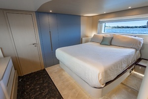 2023 Azimut Fly 68 thumbnail 14