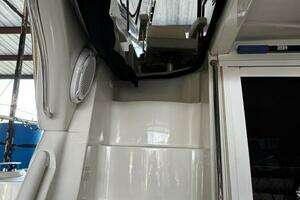 2004 Carver 360 Sport Sedan thumbnail 14