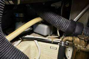 2004 Carver 360 Sport Sedan thumbnail 46