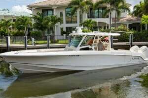 2023 Boston Whaler 380 Outrage thumbnail 1