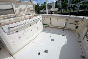 2023 Boston Whaler 380 Outrage thumbnail 5