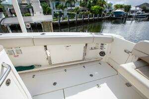 2023 Boston Whaler 380 Outrage thumbnail 4