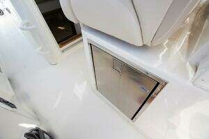 2023 Boston Whaler 380 Outrage thumbnail 8