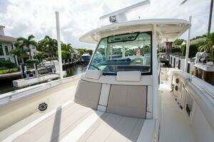 2023 Boston Whaler 380 Outrage thumbnail 18