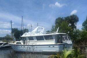 1982 Hatteras thumbnail 2