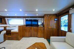 2021 Viking 72 Convertible thumbnail 5
