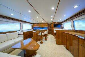2021 Viking 72 Convertible thumbnail 2