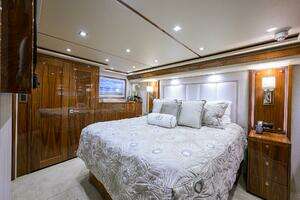 2021 Viking 72 Convertible thumbnail 14