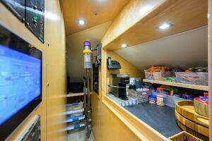 2021 Viking 72 Convertible thumbnail 11