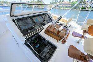 2021 Viking 72 Convertible thumbnail 28