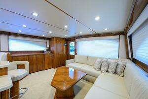 2021 Viking 72 Convertible thumbnail 4