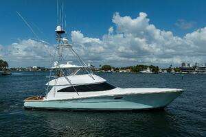 2021 Viking 72 Convertible thumbnail 1