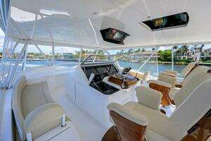2021 Viking 72 Convertible thumbnail 27