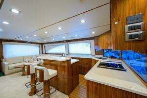 2021 Viking 72 Convertible thumbnail 8