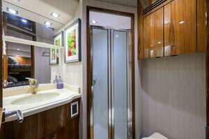 2021 Viking 72 Convertible thumbnail 25