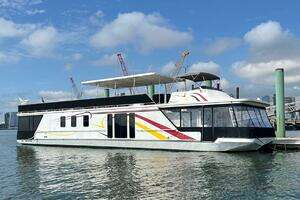 Alinea 2002 Sumerset 75 Luxury Houseboat Yacht For Sale in Boston MA