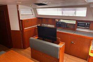 Sensible 2015 Beneteau Sense 55 Yacht For Sale in Grand Cayman 