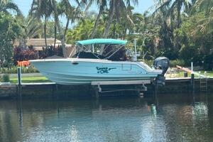 Used 2022 Robalo R317