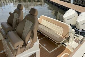 Chris Craft 30 Catalina- Helm Seating